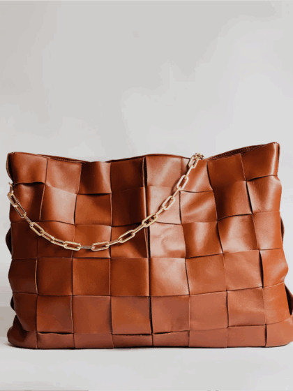 Iconic structured handbag